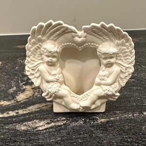 Elegant Cream Angel Heart Frame